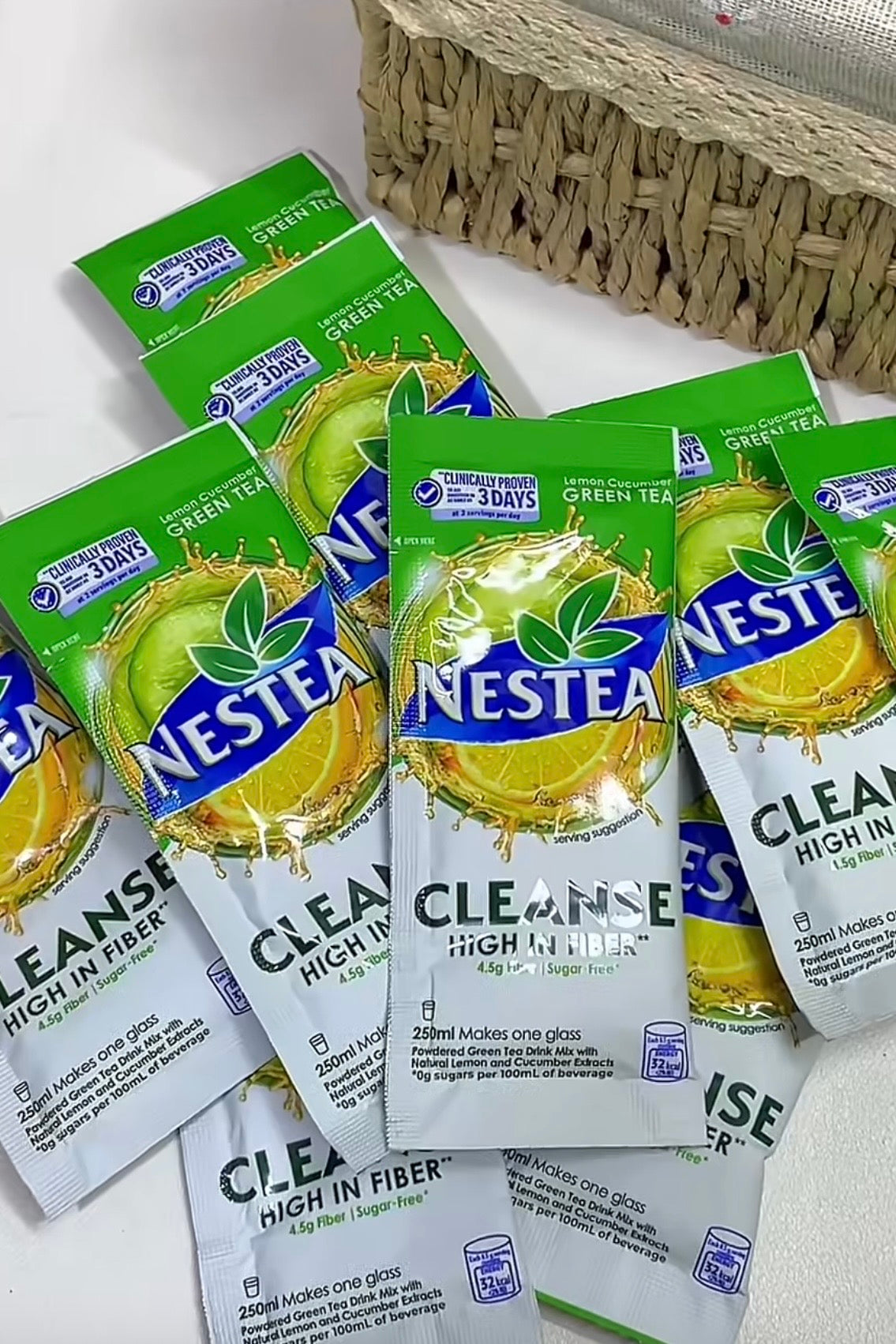 Nestea Cleanse Lemon Cucumber Powdered Green Tea 8.5g Fiber per Serving, Box of 10 Sachets (10 x 250ml)